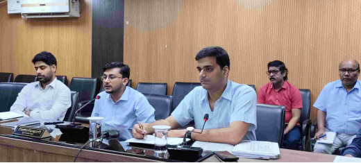 तिरहुत स्नातक निर्वाचन क्षेत्र की निर्वाचक सूची की तैयारी पर जिलाधिकारी की सख्त नजर
